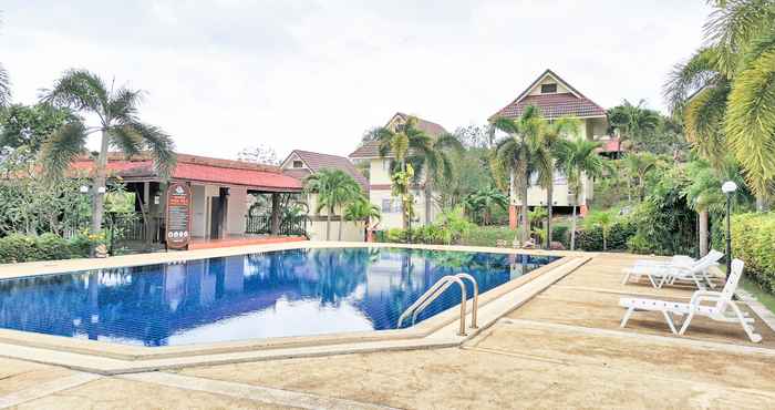 Swimming Pool Lanta Village 