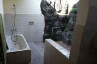 Toilet Kamar Bali Home Stay & Spa Heritage