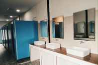 In-room Bathroom Seahorse Lipe Hostel