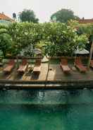 SWIMMING_POOL 