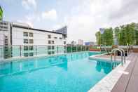 Swimming Pool Hyde Park Hotel Bangkok