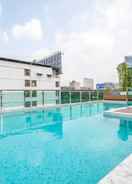 SWIMMING_POOL Hyde Park Hotel Bangkok