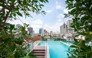 สระว่ายน้ำ 2 Hyde Park Hotel Bangkok