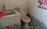 Toilet Kamar 4 Omah 46 Syariah