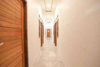 Lobi 4 OYO 150 Harmoni Residence