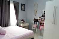 Bedroom Rose by Bumi Papan Selaras Homestay