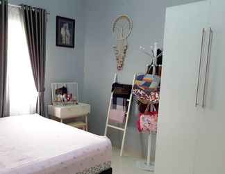 Bedroom 2 Rose by Bumi Papan Selaras Homestay