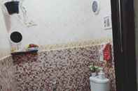 In-room Bathroom Chicory by Bumi Papan Selaras Homestay