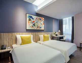 Lobby 2 Days Hotel & Suites by Wyndham Fraser Business Park Kuala Lumpur