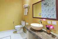 Toilet Kamar Kayu Manis Guest House Lembongan