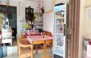 Common Space 5 Comfy Room at Eyang Jogja Homestay