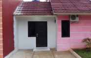 Exterior 2 Algira Pondok Rajeg (Guest House)