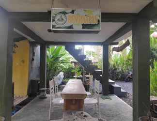 Lobby 2 OYO 90547 Pondok Saren Anyar