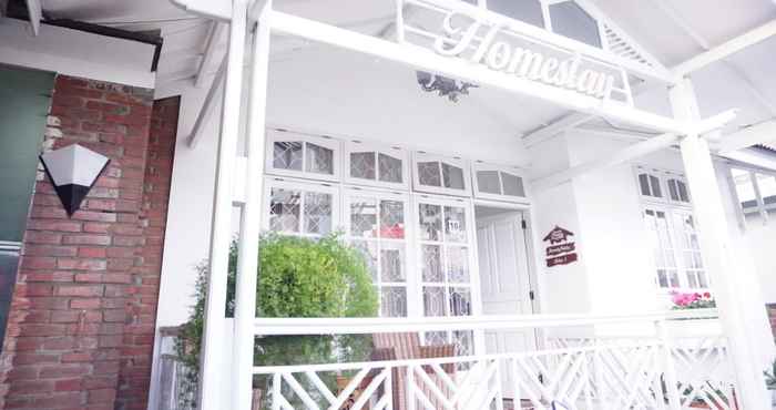 ภายนอกอาคาร Homestay Dahlia Syariah Dieng