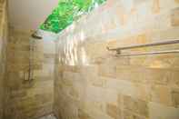 In-room Bathroom Gili Breeze Tropical Bungalows
