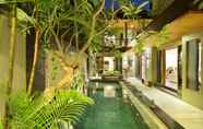 Swimming Pool 4 Villa The Hotman Paris I Seminyak