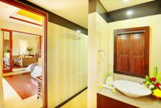 客室内バスルーム The Legian Hotman Paris III