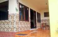 Common Space 4 Full House 3 Bedroom at Darmo Homestay Akbar