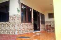 Common Space Full House 3 Bedroom at Darmo Homestay Akbar