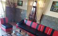 Lobby 7 Full House 2 Bedroom at Darmo Homestay Vivi 