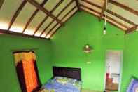 Bilik Tidur Kuswo Asih Homestay near Sundak Beach