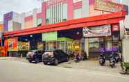 Bangunan 2 Super OYO 3936 Hotel Trisula Makassar