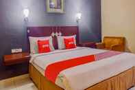 Kamar Tidur Super OYO 3936 Hotel Trisula Makassar