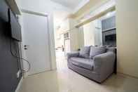 Common Space Contemporary 1BR Near Cihampelas at Parahyangan Residence Apartment by Travelio