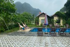 수영장 Trang An Retreat