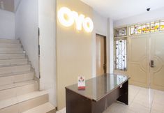 Lobby 6 OYO 157 We Stay Residence Near RS Brawijaya Kota Surabaya