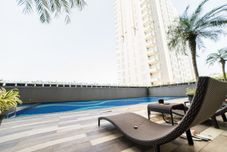 Swimming Pool Spacious Studio Room near Cihampelas Walk at Galeri Ciumbuleuit 3 Apartment by Travelio