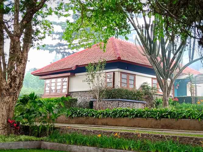 EXTERIOR_BUILDING Full House Ungaran 4 Bedrooms at Rawa Pening Garden