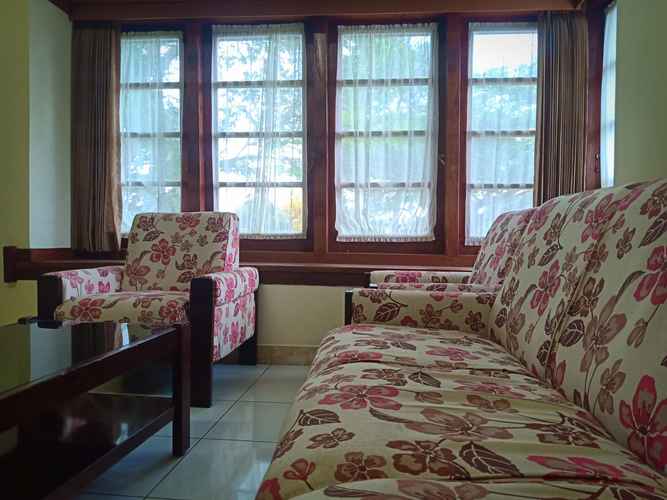 LOBBY Full House Ungaran 4 Bedrooms at Rawa Pening Garden