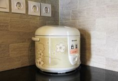 客室内バスルーム 3 Deluxe and Comfortable 2BR The Springlake Summarecon Apartment by Travelio