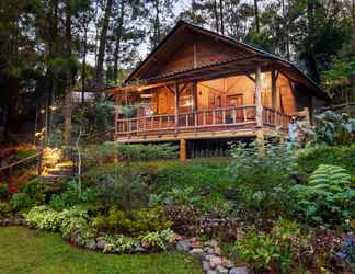 Exterior 2 Villa Suren - Log Home Villa Taman Wisata Bougenville 