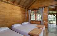 Kamar Tidur 6 Villa Suren - Log Home Villa Taman Wisata Bougenville 