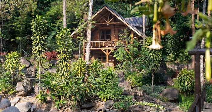 Exterior Villa Cemara - Log Home Villa Taman Wisata Bougenville 