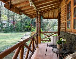 Sảnh chờ 2 Villa Kenanga - Log Home Villa Taman Wisata Bougenville 