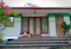 外部的 2 Full House Bromo at Rawa Pening Garden