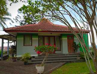 Exterior 2 Full House Bromo at Rawa Pening Garden