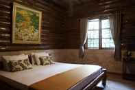 Kamar Tidur Villa Campaka - Log Home Villa Taman Wisata Bougenville 