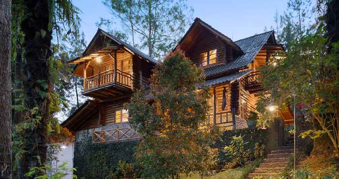 ภายนอกอาคาร Villa Campaka - Log Home Villa Taman Wisata Bougenville 