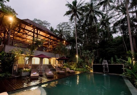 Swimming Pool Ajuna Suite Villas Ubud 