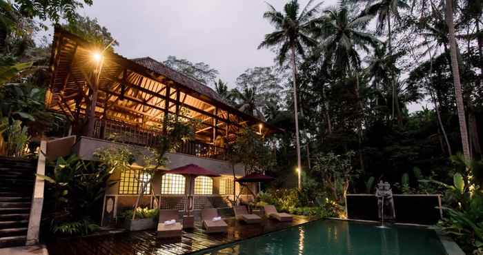 Swimming Pool Ajuna Suite Villas Ubud 