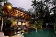 สระว่ายน้ำ Ajuna Suite Villas Ubud 