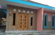 Bangunan 5 Full House 3 Bedroom at Darmo Homestay Thania 