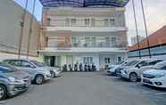 Bangunan 2 Super OYO 90432 Family Residence