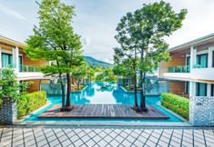 Swimming Pool 4 Wyndham Sea Pearl Resort Phuket