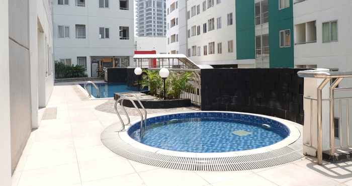Exterior Comfy Studio Apartment at Pavilion Permata with City View by Travelio