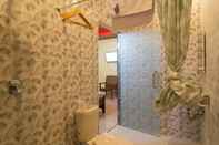 In-room Bathroom Maxima Pearl Labuan Bajo